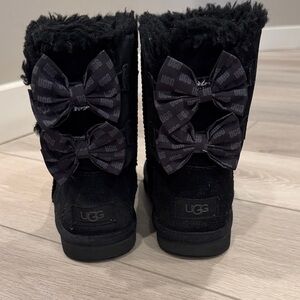 Girls Size 3 | UGG Black Boots with Logo Bows